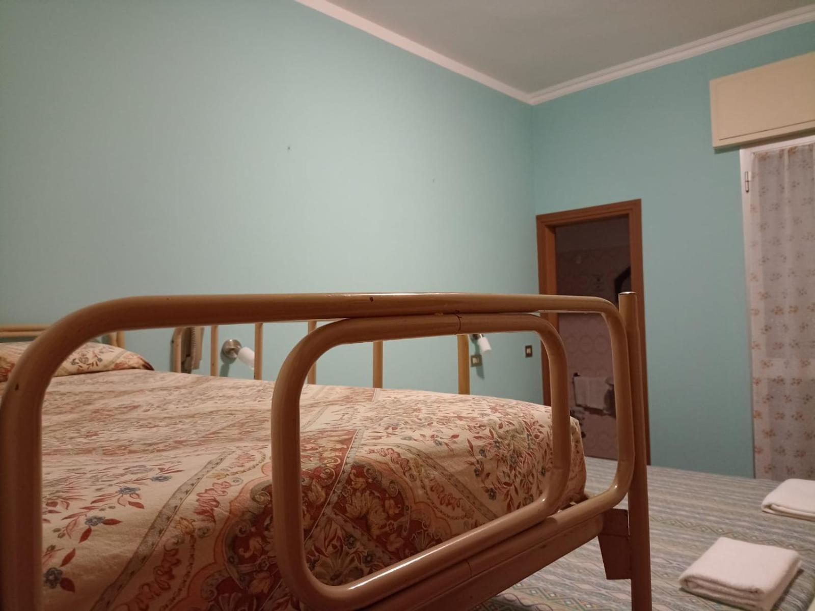 Hotel Toschi Lido di Classe Kültér fotó
