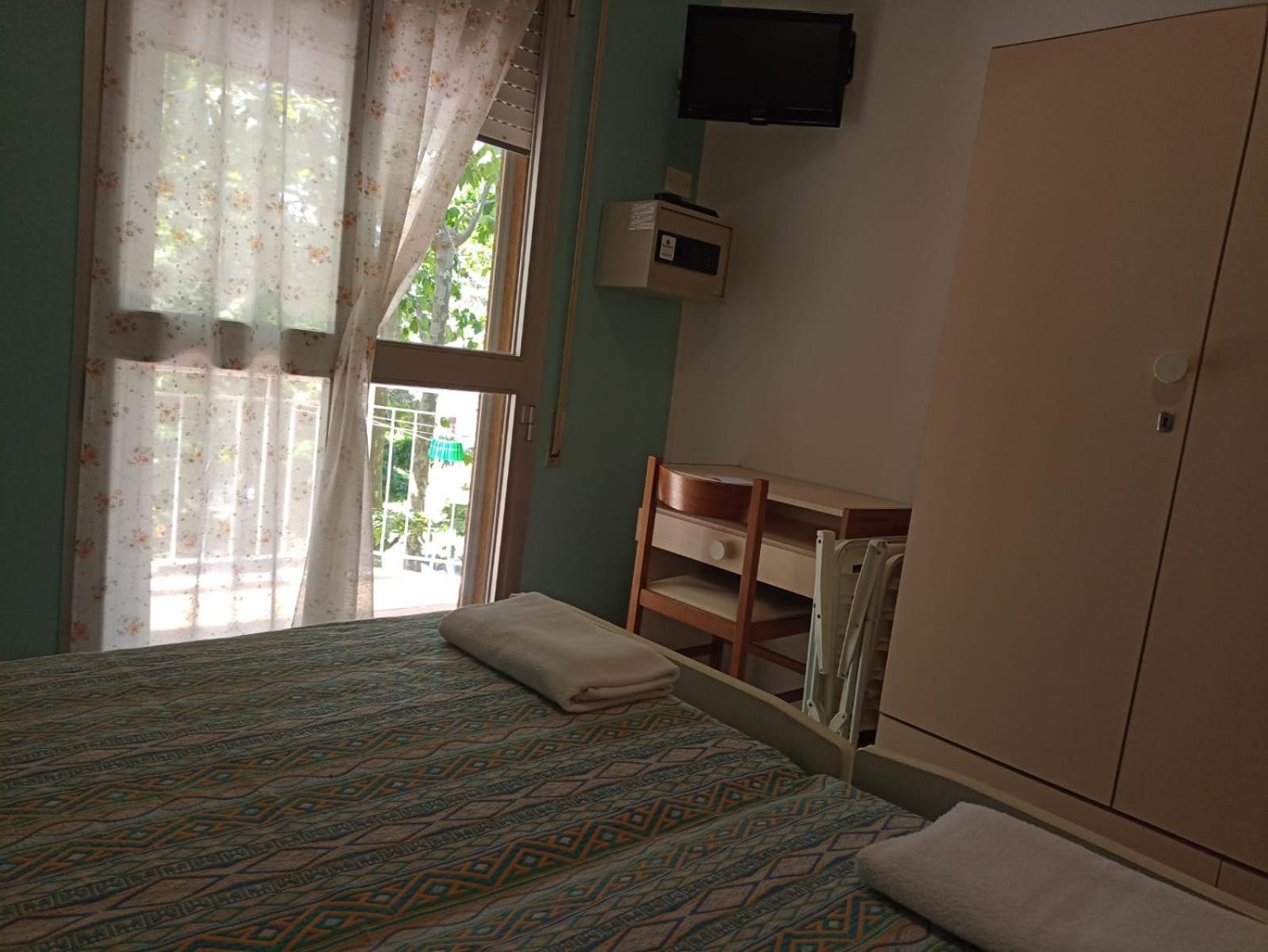 Hotel Toschi Lido di Classe Kültér fotó