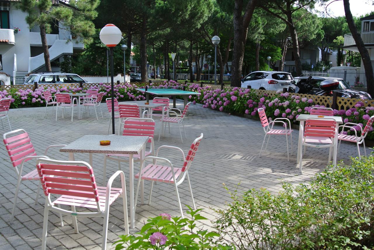 Hotel Toschi Lido di Classe Kültér fotó