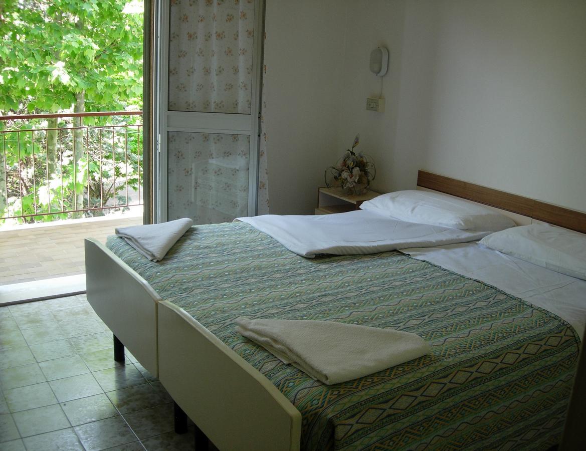 Hotel Toschi Lido di Classe Kültér fotó