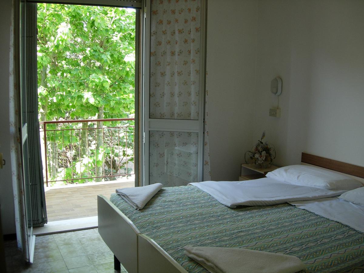 Hotel Toschi Lido di Classe Kültér fotó