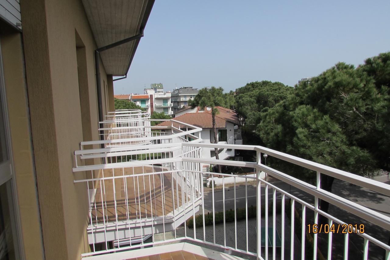 Hotel Toschi Lido di Classe Kültér fotó