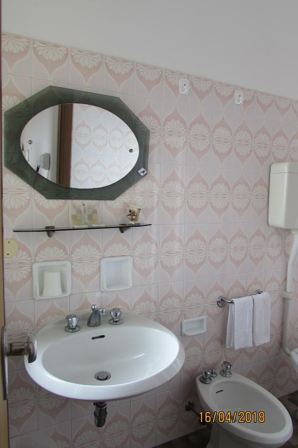 Hotel Toschi Lido di Classe Kültér fotó